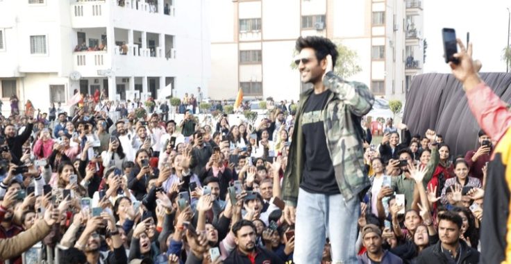शहजादा कार्तिक आर्यन ने जीता इंडेक्स समूह संस्थानों के स्टूडेंट्स का दिल