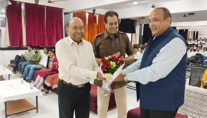 आजादी के अमृत महोत्सव के अंतर्गत स्वतंत्रता संग्राम में चंद्रशेखर आजाद का योगदान विषय पर सेमिनार