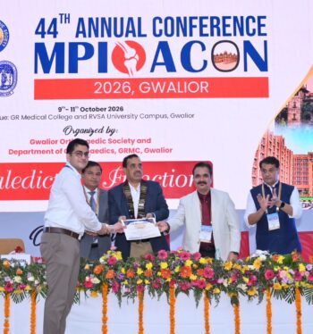 Dr. Amit Kumar Sahu receiving recognition for winning the Bronze Medal at MPIOACON 2026
